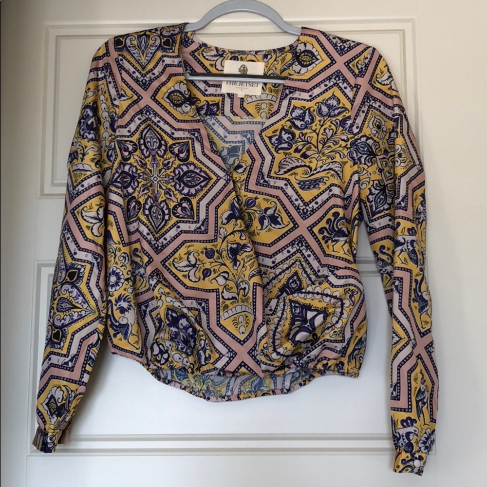 Colorful long sleeve top